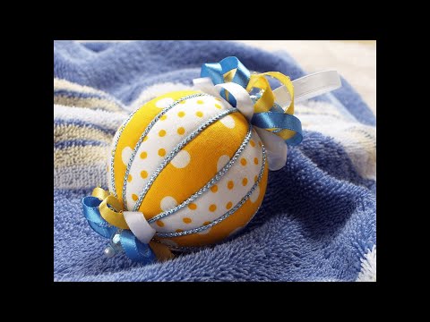 Making a Yellow Polka Dot Christmas Ornament